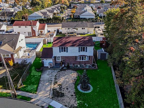 3rd image of 36 Ventura Dr