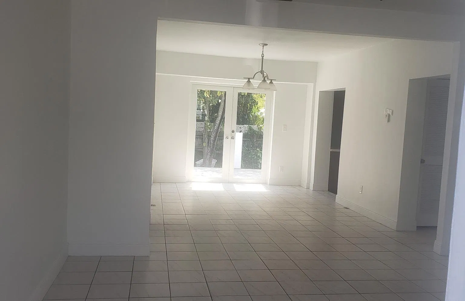 3 bed, 1212 sqft, $3,200 — Photo 3