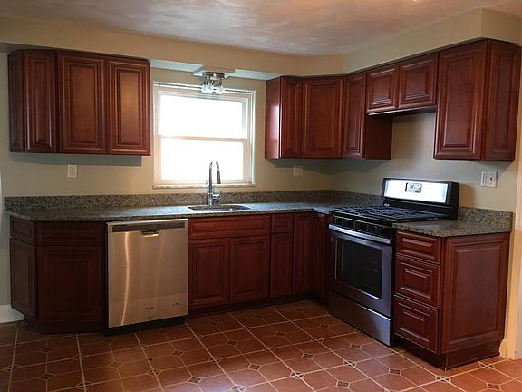 Kitchen - new appliances, cabinets, and tile!