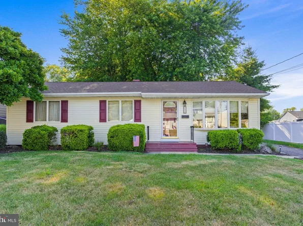 8 Hunt Rd, Bordentown, NJ 08505