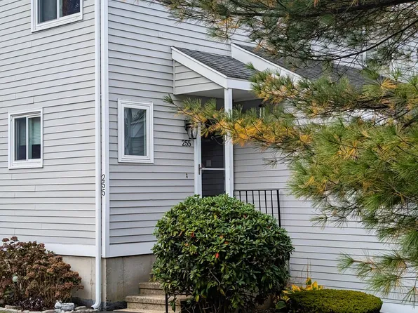 255 Blueberry Lane #255, Branford, CT 06405