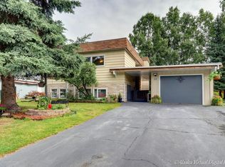 7011 Foothill Dr, Anchorage, AK 99504
