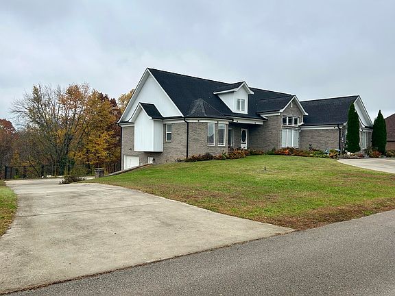 3rd image of 335 Natures Valley Dr