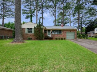 825 Benjamin Pl, Virginia Beach, VA 23454