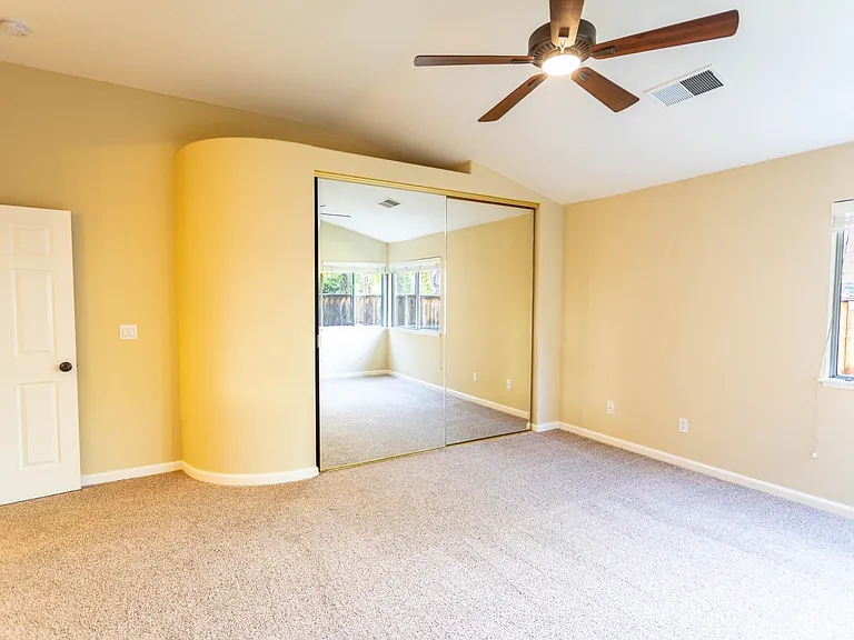 1040 Dellwood Ct — Photo 24
