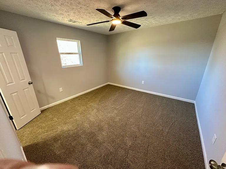450 Camp Creek Cir #F — Photo 4