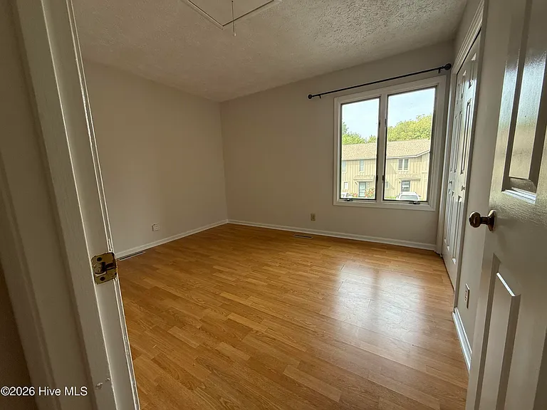940 Linden Rd #10 — Photo 12