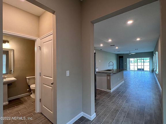 4th image of 3972 Bloomfield Ct