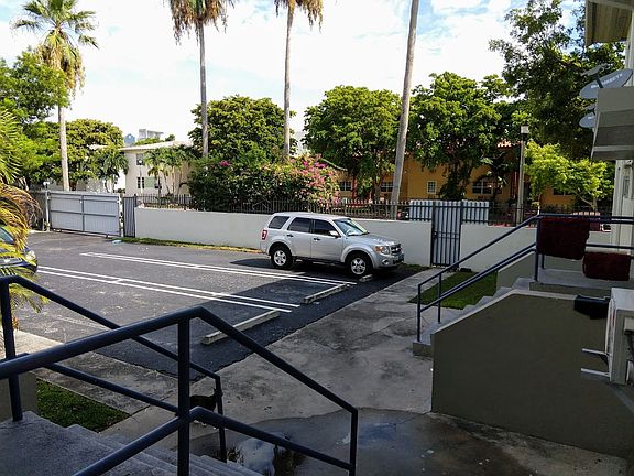 4th image of 8330 Crespi Blvd APT 15