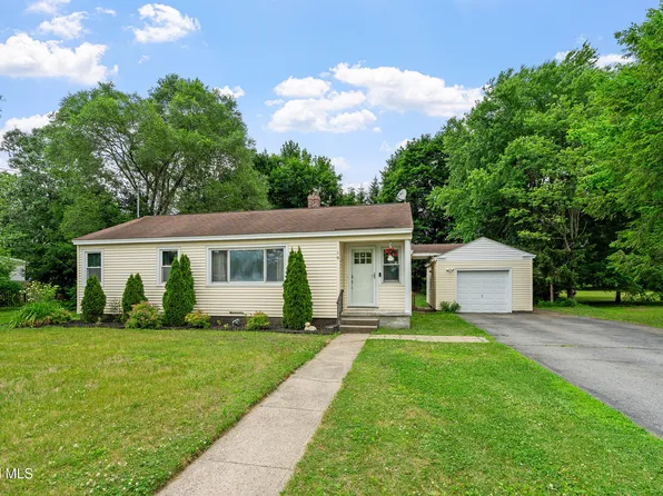 9 Bluebird Road, South Glens Falls, NY 12803