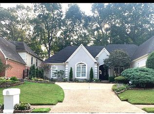 1372 Fairway Forest Dr E, Cordova, TN 38016