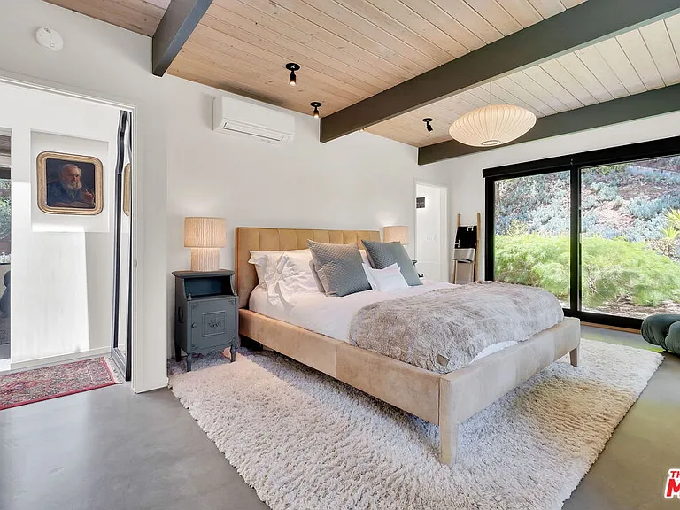 8967 Wonderland Park Ave — Photo 20
