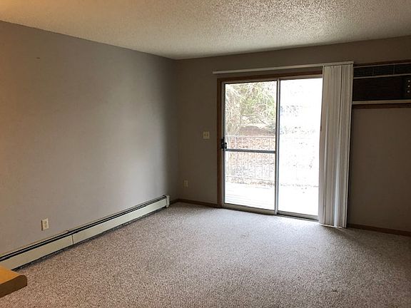 4th image of 1006 Oakcrest St APT 105