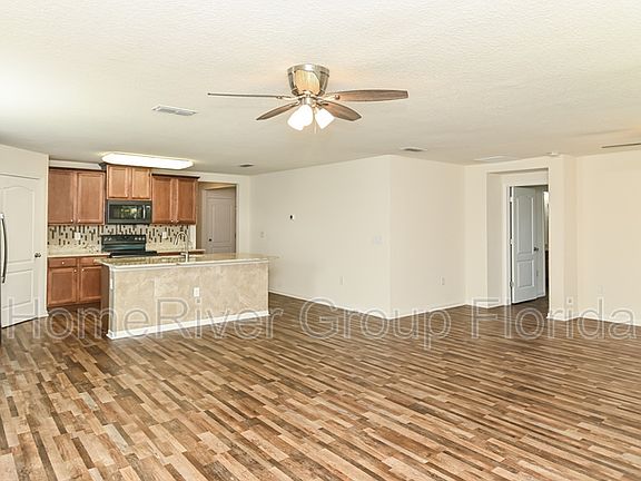 4th image of 2048 Pebble Point Dr