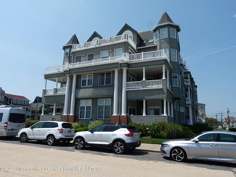 4 Ocean Ave #14 — Photo 32