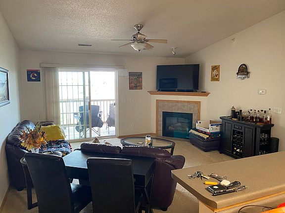 2nd image of 480 Bradley Pl Unit 9