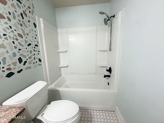 5th image of 101 Briar Green Dr