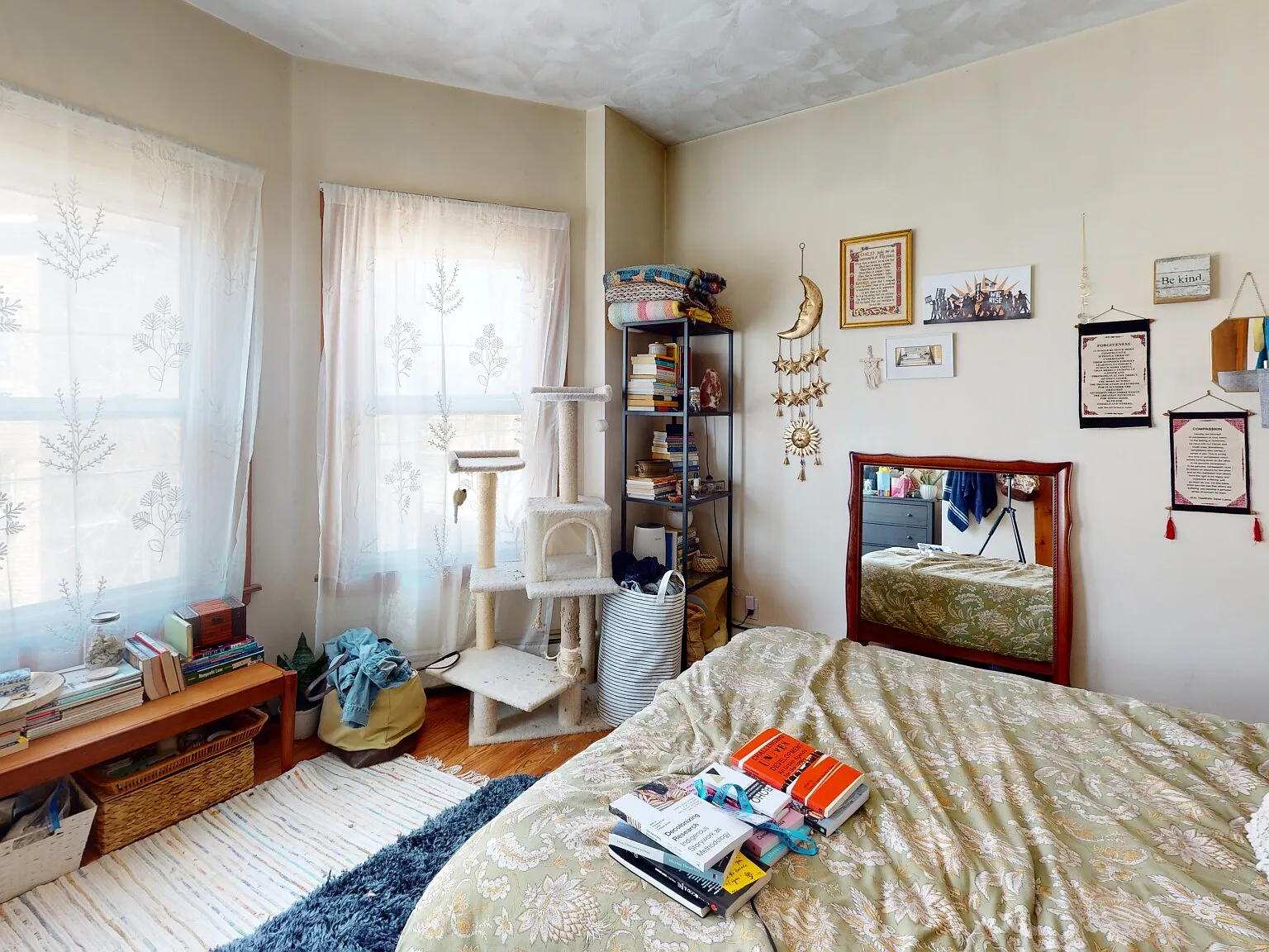 3 bed, 1100 sqft, $3,295 — Photo 3