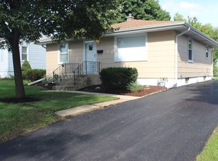 1712 Oakland Ave, Crest Hill, IL 60403