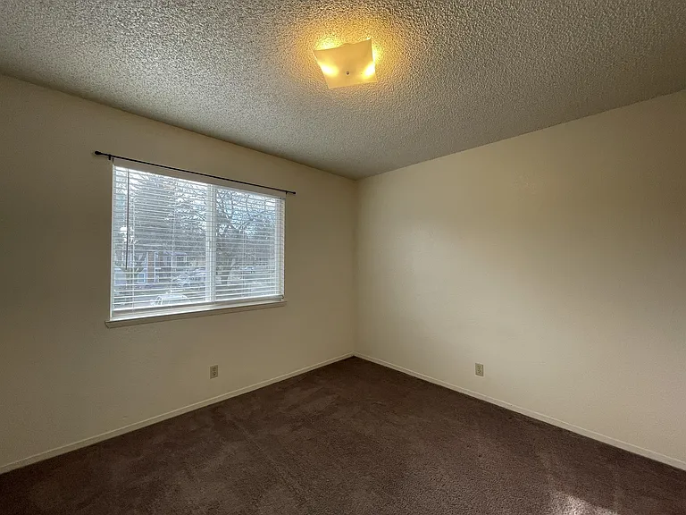 458 Nord Ave #14 — Photo 7