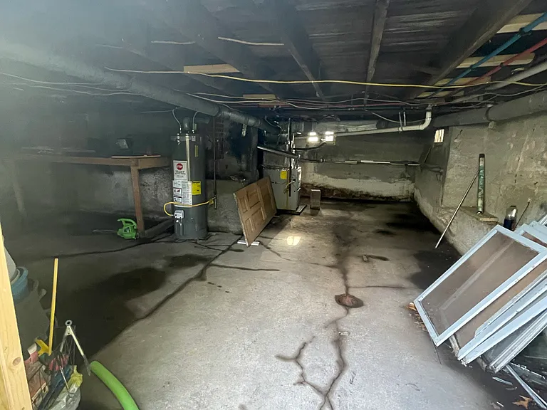 606 W Hill St — Photo 12
