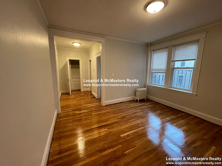 Gorden St Apartments — Photo 32