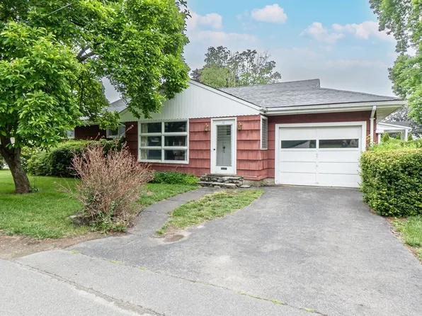 12 Carleton Dr, Newburyport, MA 01950