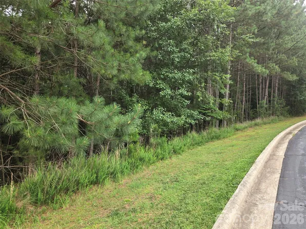 5582 Bridgewater Dr #206, Granite Falls, NC 28630