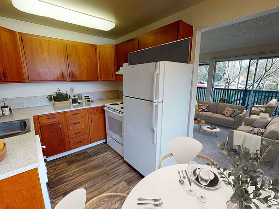 3rd image of 13202 Greenwood Ave N APT 102