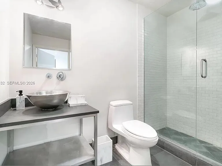 1700 Meridian Ave #208 — Photo 11