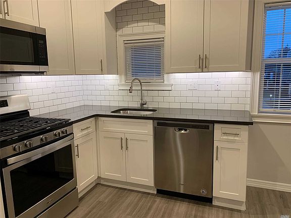 5th image of 580 W Montauk Hwy #23