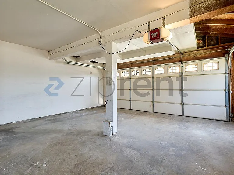 213 E Acacia St #A — Photo 14