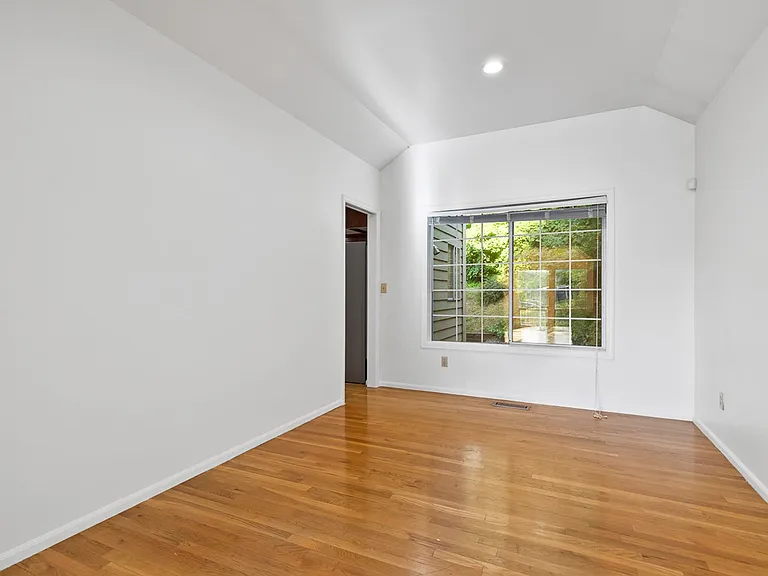 6814 119th Ave SE — Photo 3