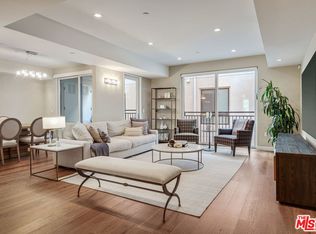 441 S Barrington Ave #207, Los Angeles, CA 90049