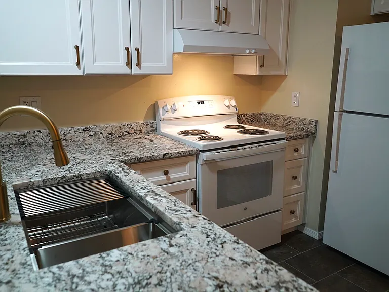 951 W Oahu Pl — Photo 7