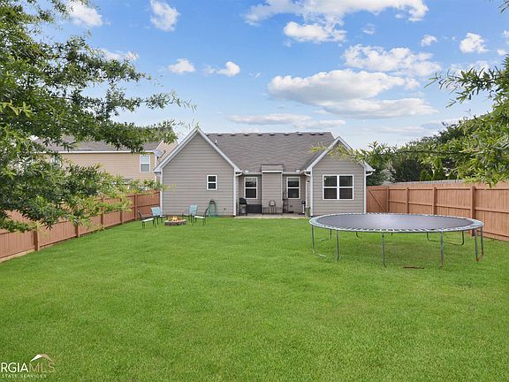 4th image of 27 Boxwood Way