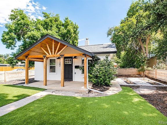 3rd image of 1282 N Verbena Street