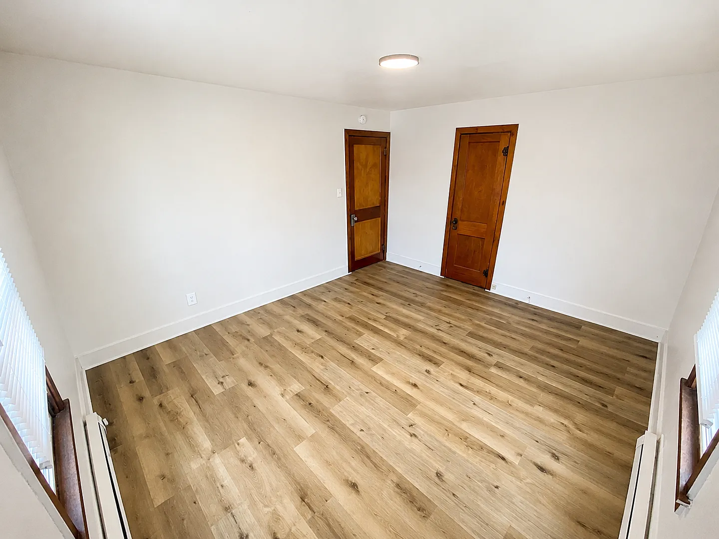 Wisconsin House Apartments — Photo 4