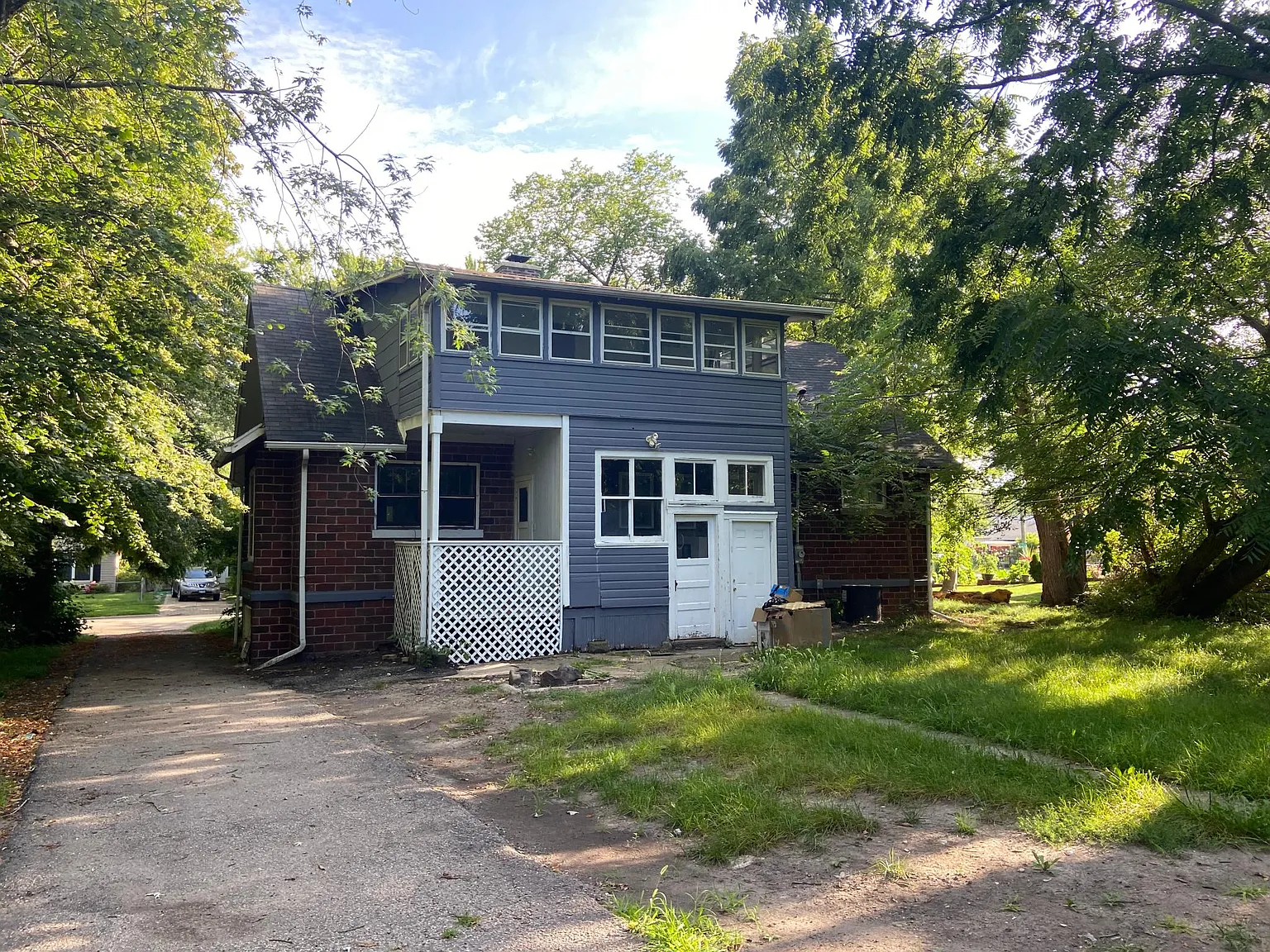 5 bed, 2300 sqft, $2,300 — Photo 1