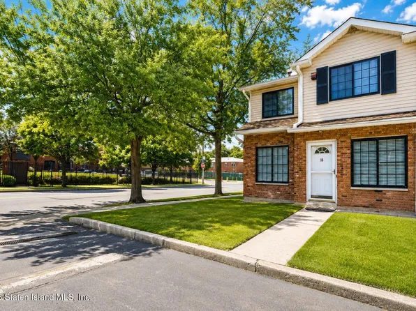 16 Ferndale Ct