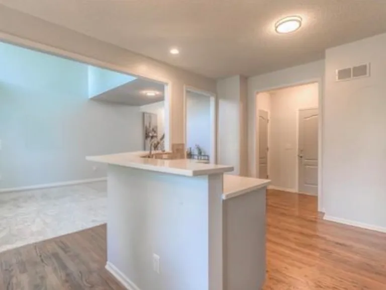 15533 Floyd St — Photo 5
