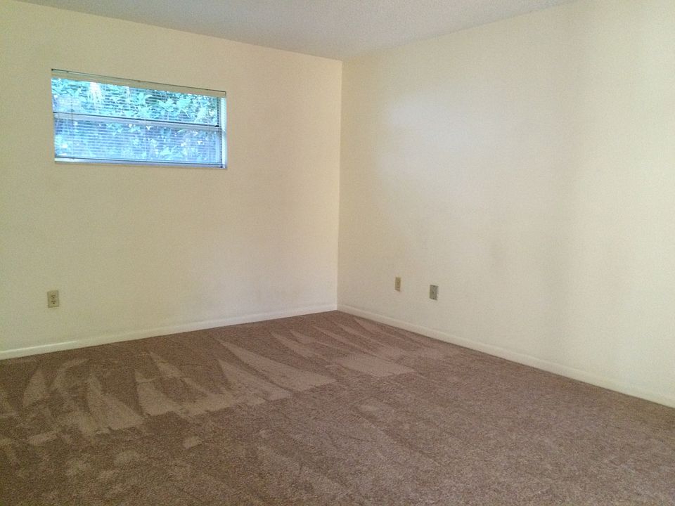 1st image of 105 Tindale Cir