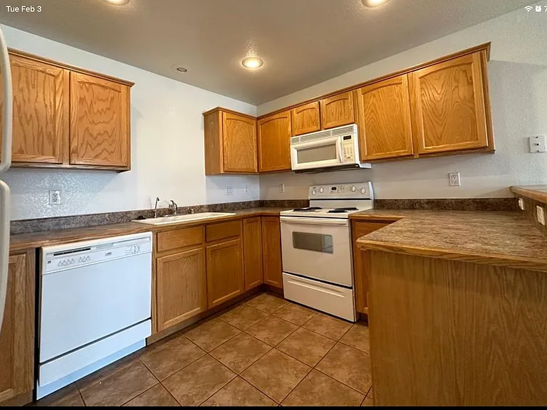 3049 Shoshone Dr #102 — Photo 2