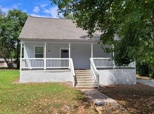 15 E Reynolds St, Newnan, GA 30263