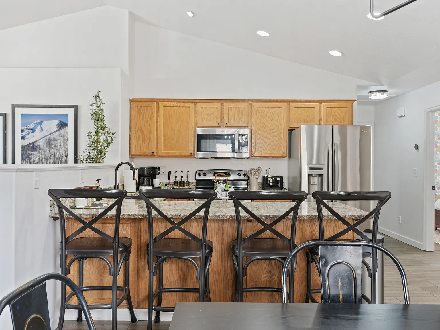 120 N Century Dr — Photo 2