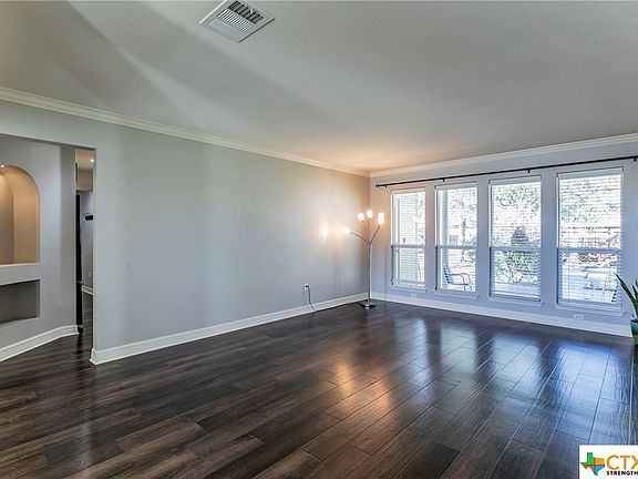 3rd image of 2507 Garden Brook Trl