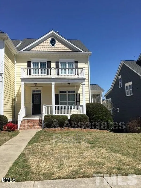 4 bed, 2.5 bath, $2,495 — Photo 1