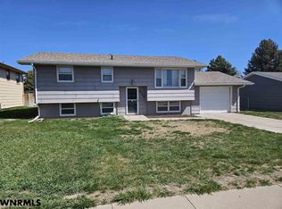 2720 Blackstone Rd, Gering, NE 69341