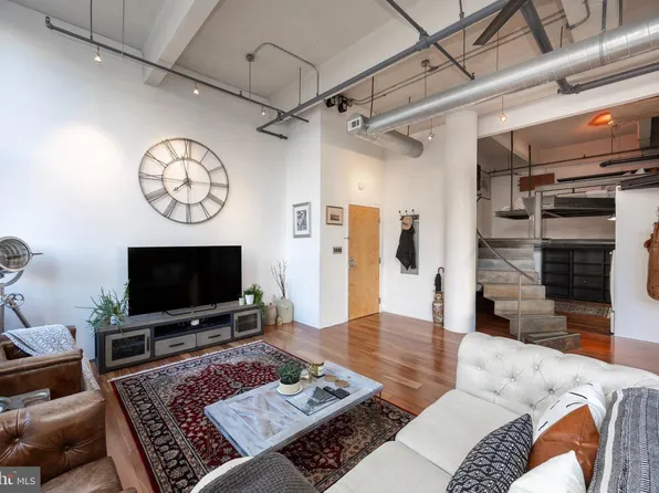 1228 Arch St #3A, Philadelphia, PA 19107