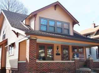 136 S James St, Waukesha, WI 53186